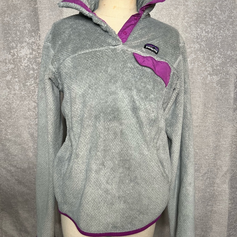 Patagonia Light Gray and Purple Fleece Jacket